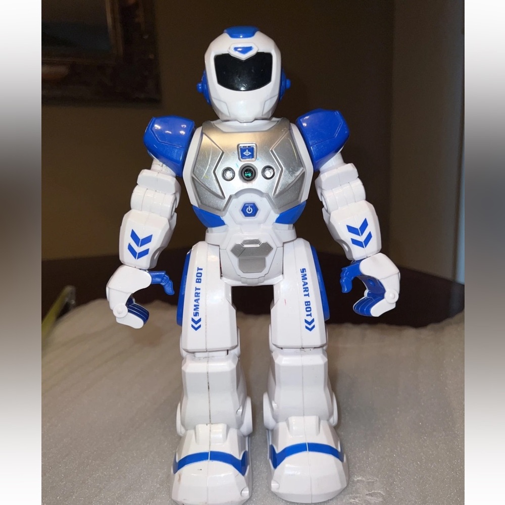 Xtrem Bots Smart Bot Hi-Tech Robot USB Charge 50 Actions - Picture 7 of 7